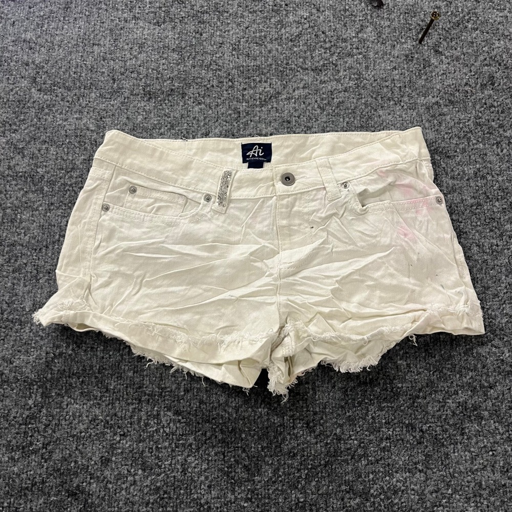 Authentic Icon Shorts Womens Size 27 White Denim Star Back Pocket Frayed Fair